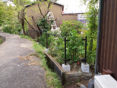 【坂出川津町店】古いフェンスの取替え